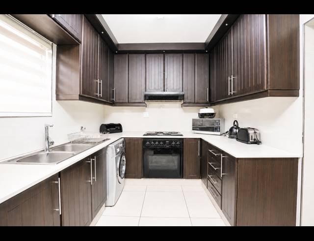 2 BEDROOM APARTMENT FOR SALE IN MORNINGSIDE